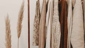 Chalecos de mujer en tendencia: 5 combinaciones para cualquier ocasión