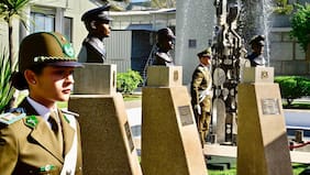 Eugenio Naín, Carlos Retamal y Rita Olivares: realizan ceremonia de develación de bustos en honor a mártires de Carabineros