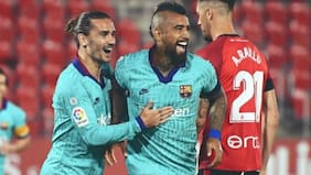 Técnico del Barcelona coloca en un altar al "Rey" Arturo Vidal