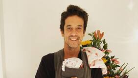 Matías Oviedo enterneció con especial foto junto a su bebé