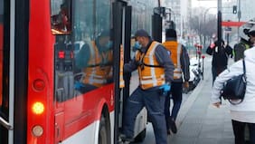 Plan Antievasión: las multas que recibirán empresas de buses que abran las puertas traseras