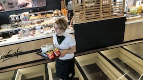 McAbro: El local de McDonald’s donde puedes comer sobre esqueletos humanos