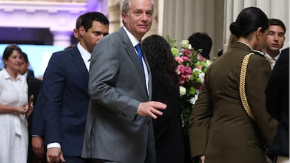 Frente Amplio arremete contra Kast y acusa “estrategia de mentiras” por crisis del cable chino