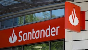 Hackeo a Santander: entidad bancaria sufrió “acceso no autorizado” a base de datos de clientes de Chile, España y Uruguay