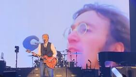 Paul McCartney cantó a dueto con John Lennon en un concierto gracias a la ayuda de Peter Jackson