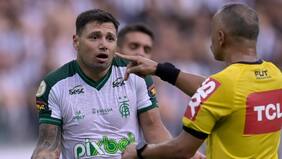 “Ya hubo contactos con él”: según el Barti, Mauro Zárate sería el goleador que busca Colo Colo