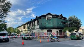 Desalojan casa patrimonial tomada en Santiago: ocupantes advierten que volverán