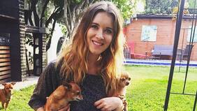 El obsceno gesto y dura réplica de Carlita Jara