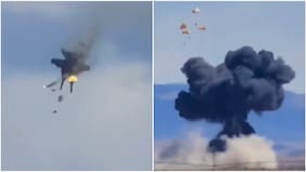 Impactantes imágenes: dos aviones de combate chocaron en medio de espectáculo aéreo en Estados Unidos