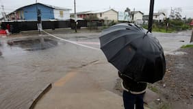 Lluvia en Santiago: Mineduc aclara consulta sobre suspensión de clases en la Región Metropolitana