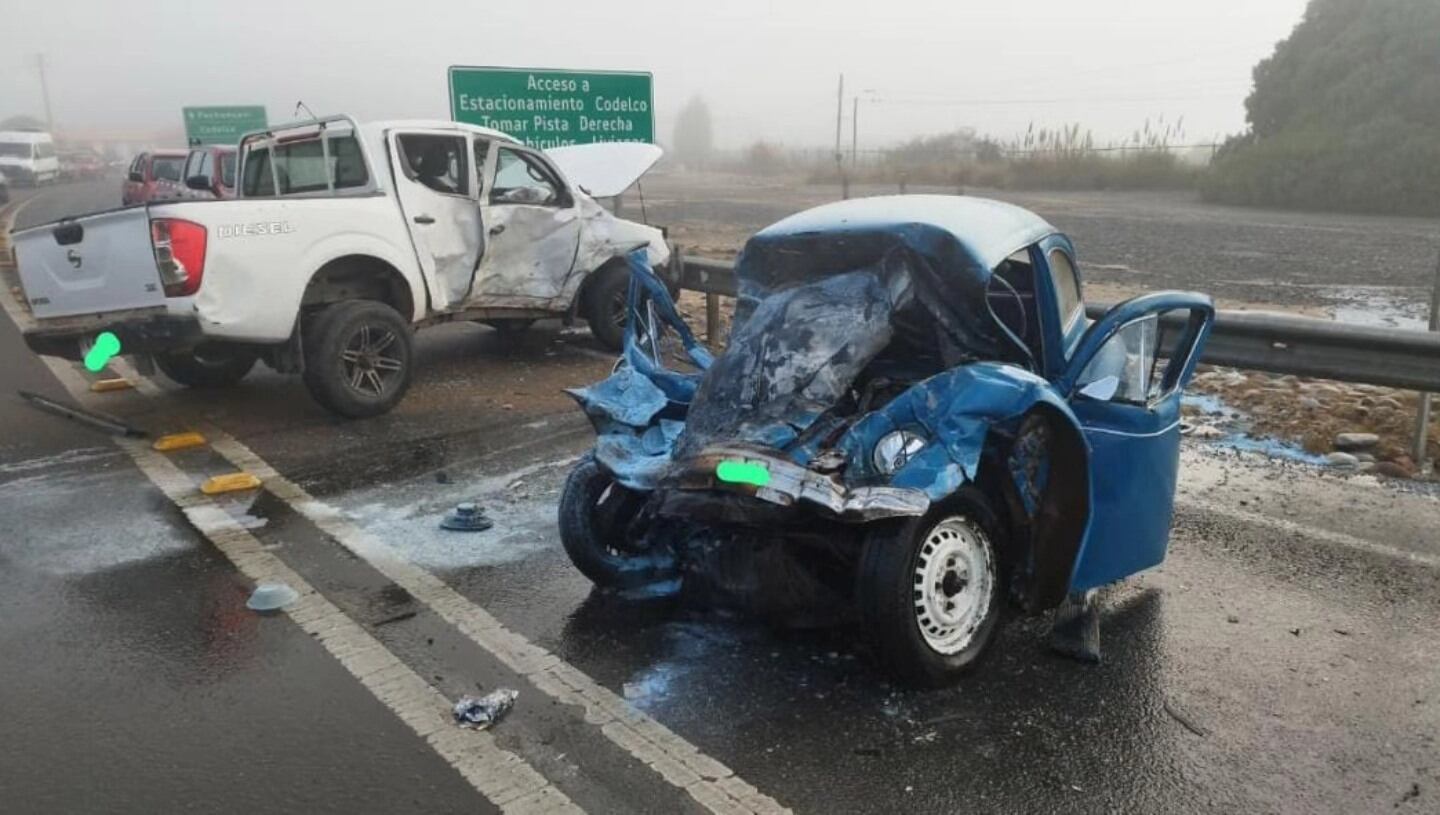 Así fue el accidente entre camioneta y escarabajo en Puchuncaví.