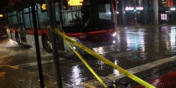 Llueve en Santiago: Precipitaciones y vientos intensos arrecian la capital