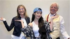 El fanboy más grande de IU: “abuelo uaena” conoció a la cantante en persona