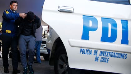Vecinos escucharon gritos y familiares dieron con macabra escena: fuertes detalles tras parricidio que remece a Pudahuel