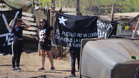 “Gano $2 millones y no me alcanza”: poblador de megatoma se llena de críticas tras intentar explicar su inusual situación