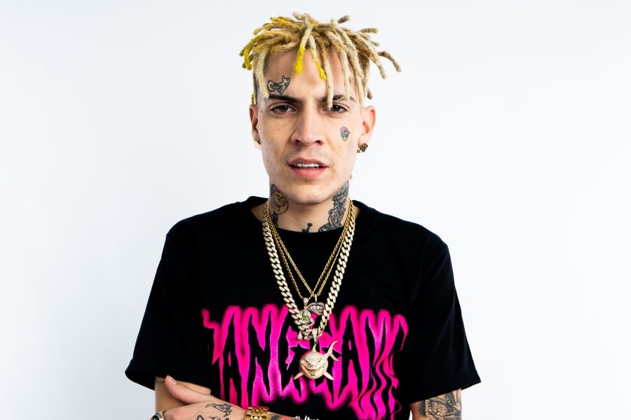 “Se lo llevaron”: Marcianeke reveló que le robaron su auto mientras daba un concierto