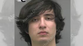 Chileno de 20 años fue arrestado en Estados Unidos por violar a su ex pareja