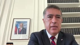 ¿Por qué tiene a Piñera y no a Boric en el “cuadro oficial”? Alcalde Mario Desbordes tuvo que dar explicación