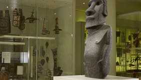 Ministro Ward se reúne con parlamentarios británicos por el moai en Londres