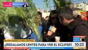Le lanzaron verduras: panelistas de "Viva la Pipol" viven incómodo momento en pleno despacho