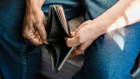 Chile Al Día: La iniciativa que enfrenta la crisis silenciosa del sobreendeudamiento