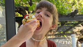 Mariana di Girolamo celebró el Día del Completo con un particular regalo