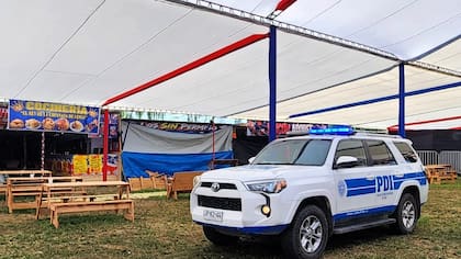 Joven de 23 años trabajaba en fonda y se tomó un relajo junto a venezolano: extranjero lo apuñaló y le quitó la vida