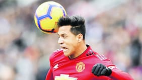 Alexis tuvo más puntería con la prensa que frente al arco