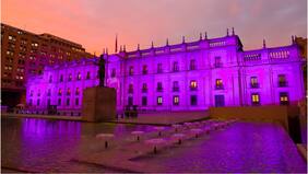 ¿Por qué La Moneda se tiñó de morado el pasado lunes? Campaña global entregó un potente mensaje