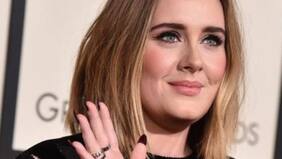 La comentada postal de Adel: reapareció en Instagram con renovada apariencia