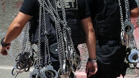 Gendarmes levantan la voz contra reforma anunciada por Boric tras red de corrupción carcelaria