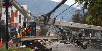 Enel Trabaja en reposicion del alumbrado publico en la comuna de Penalolen 5/8/2024