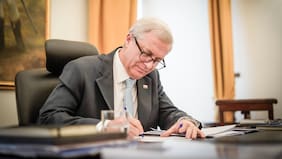 Un máximo de casi $10 millones mensuales: aclaran cómo se fija el tope de sueldo de los asesores del Presidente