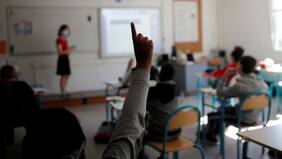 Noble gesto: la conmovedora historia del alumno que recibió zapatillas nuevas pero se las regaló a su mamá