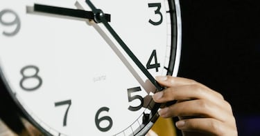 Comenzó el horario de invierno: ¿Qué hora es en Chile?