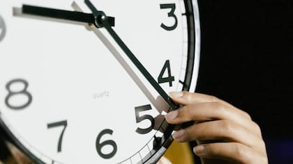 Comenzó el horario de invierno: ¿Qué hora es en Chile?