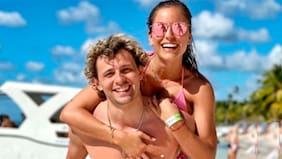 "Nos conocimos por (la aplicación de citas) Tinder. No sé si en realidad uno busca el amor ahí... Y de repente sucedió que nos encontramos", cuenta Joaquín Méndez sobre su polola