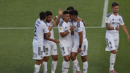 Colo Colo suma su tercer triunfo consecutivo y alcanza el liderato