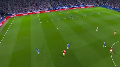 No busquen más: defensa del Porto protagoniza el blooper del año en la Europa League