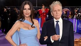 Michael Douglas compartió postal de sus vacaciones junto a Catherine Zeta-Jones y sus hijos en la Antártica: recibió ola de comentarios