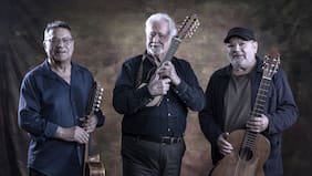 Inti Illimani Histórico lanzó en vinilo el disco en vivo “Un día u otro, todos seremos felices”