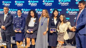 Tiene 17 años y lidera un equipo de autos a hidrógeno: la estudiante que sorprendió en panel de SOFOFA