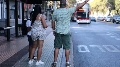 Plan piloto antievasión debutará en buses RED: agentes vigilarán puertas para exigir el pago del pasaje