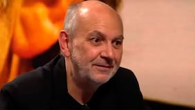 "Uno de los grandes actores chilenos, Luis Gnecco, hoy maneja Uber. ¿Cómo se siente eso?". Gnecco: "Fantástico"