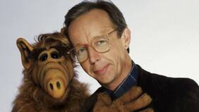 Muere Max Wright, actor que dio vida al "papá" de Alf
