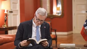 “Tres libros que me han hecho pensar en el país”: Las recomendaciones de Kast en el Día del Libro