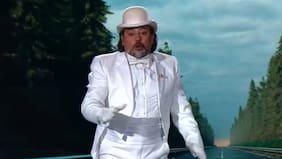 “La talla es hasta el 11 de marzo”: Bombo Fica sorprende con chiste sobre experiencia en China y palo a próximo gobierno