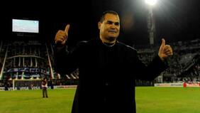 Chilavert se puso el parche pirata: "Háganse respetar"