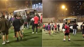 Impacto por micro que perdió el control y cayó en medio de una cancha de fútbol: jugadores “detuvieron” a conductor en estado de ebriedad