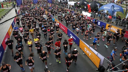 Atleta sufrió un infarto mientras corría la Maratón de Santiago 2026: “No sé cómo llegué”